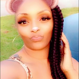 Meet your Posher, Crystal